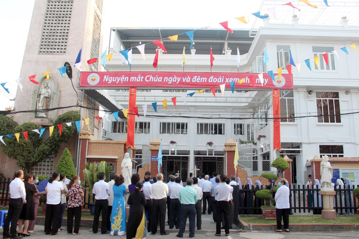 Giáo xứ Hoàng Mai: Khánh thành nhà Mục vụ