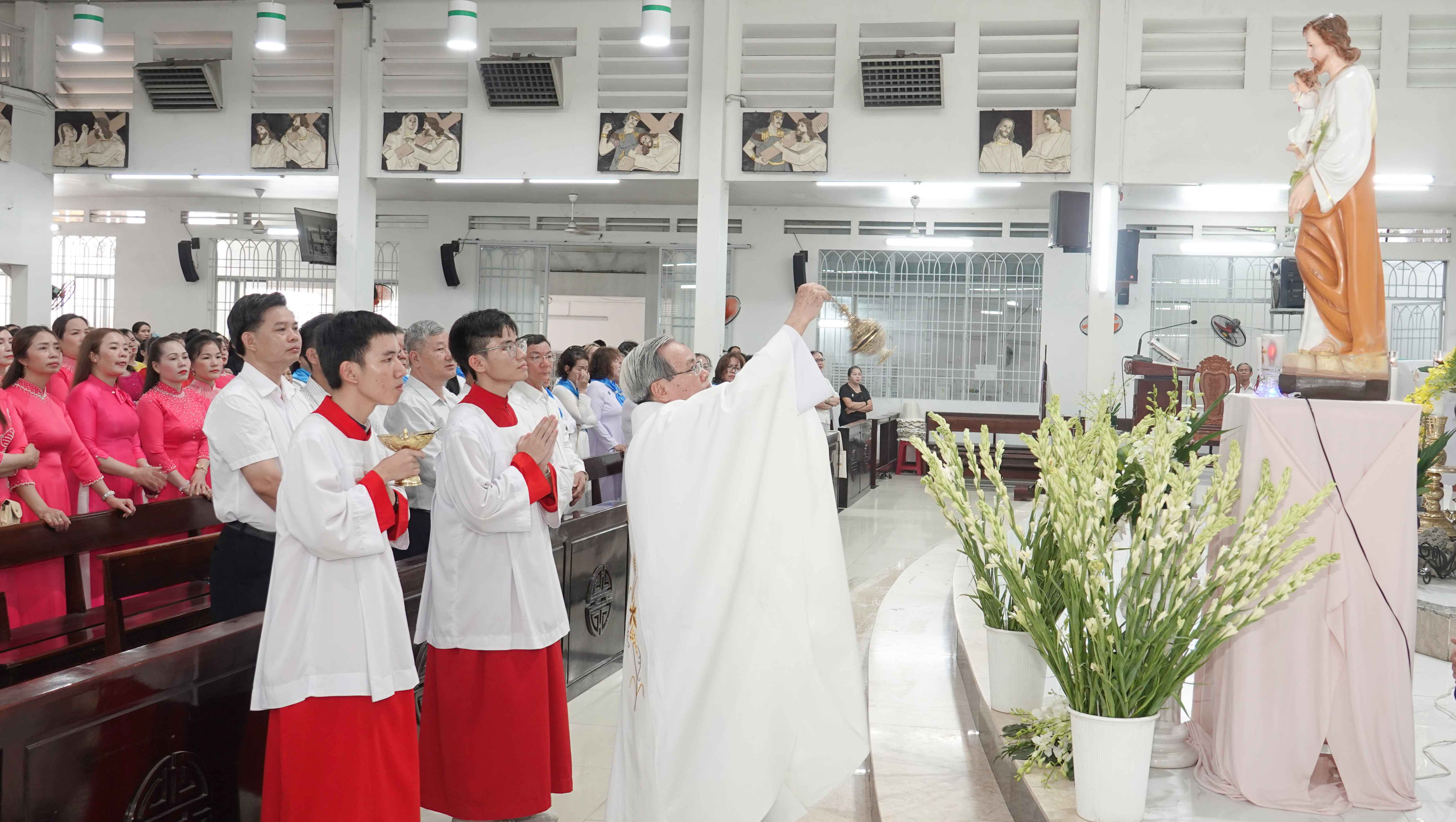 Giao xứ Nhân Hòa: Mừng Bổn mạng cha Chánh xứ, cha Phó, Ban Kèn và Ca đoàn Giuse