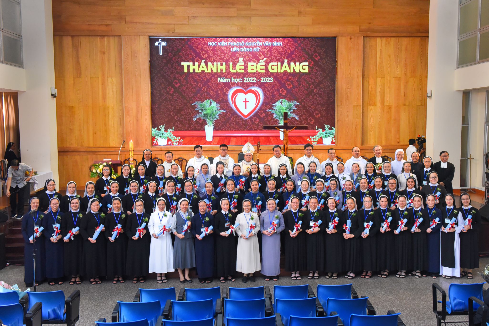 Học viện Phaolô Nguyễn Văn Bình – Liên Dòng nữ: Thánh lễ bế giảng năm học ngày 19-5-2023