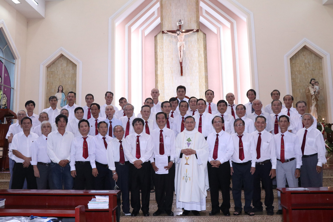 Giáo Xứ Tân Chí Linh: Kính Thánh Tâm Chúa Giêsu và mừng bổn mạng ngày 19.06.2020
