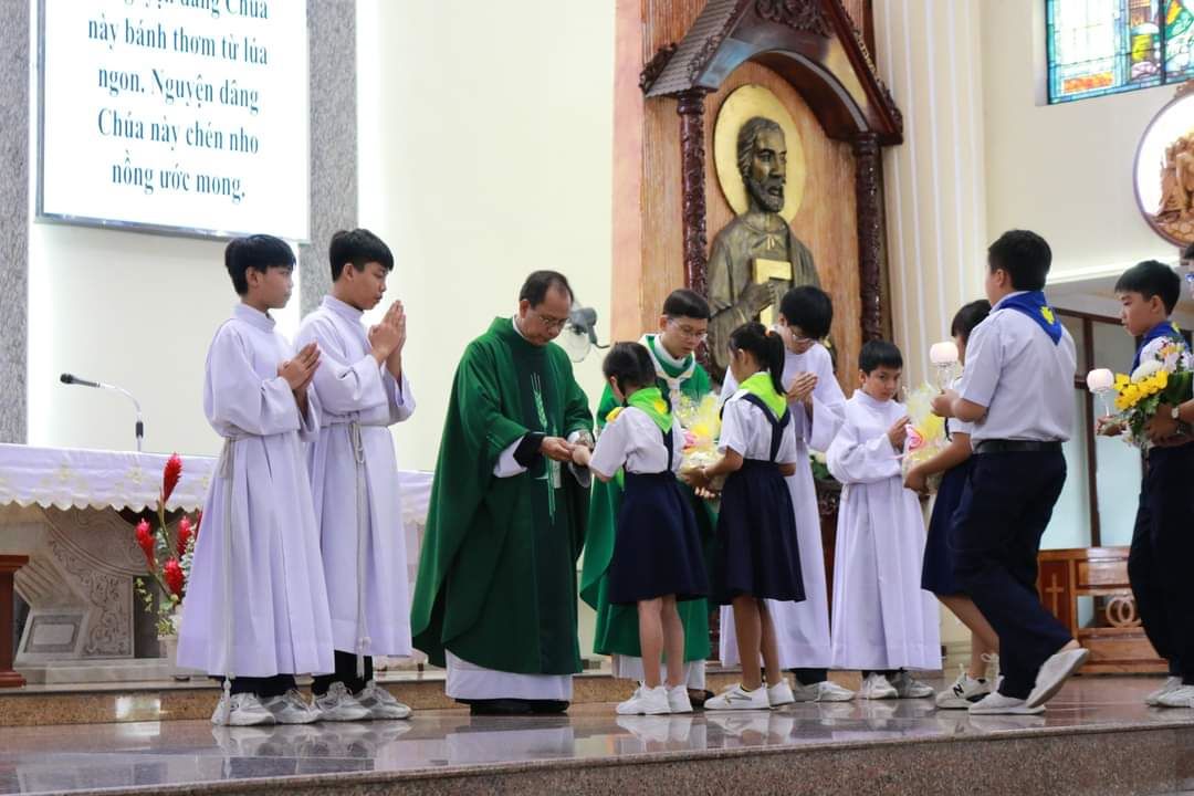 Gx Thạch Đà: Thánh lễ Khai giảng các lớp Giáo lý năm học 2023-2024