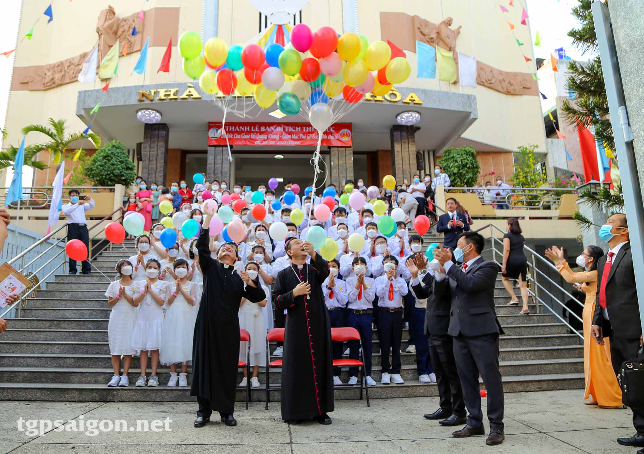 Giáo xứ Nam Hòa: 63 em đón nhận Chúa Thánh Thần 20-2-2022