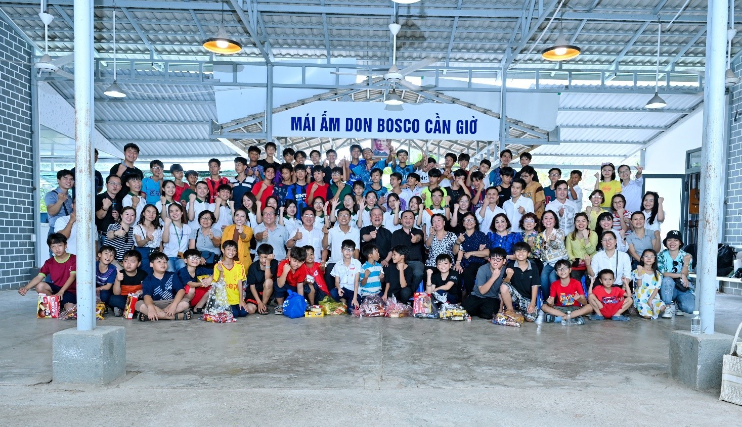 Ban Bác Ái Doanh nhân Công giáo: trao - nhận yêu thương