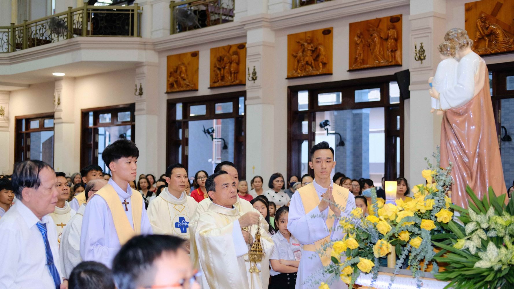 Giáo xứ Chợ Cầu: Mừng Lễ Quan Thầy Lm Chính xứ và giáo họ Giuse