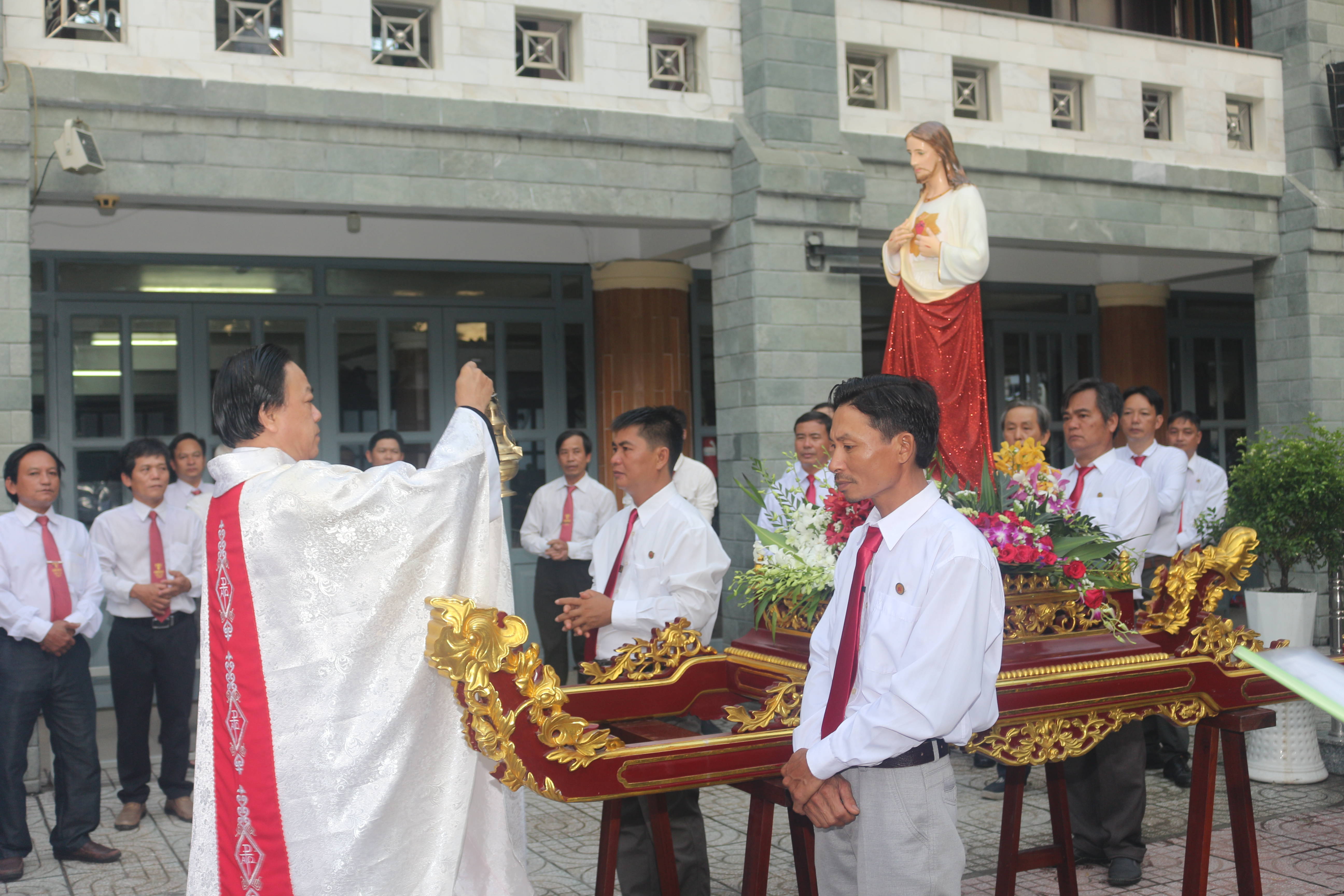 Giáo xứ Trung Mỹ Tây: Gia đình Phạt tạ Thánh Tâm mừng lễ Thánh Tâm Chúa Giêsu