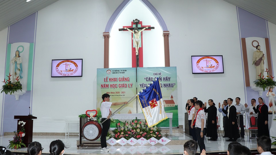 Giáo xứ Nhân Hòa: Khai giảng năm học giáo lý với chủ đề “Các con hãy yêu thương nhau”