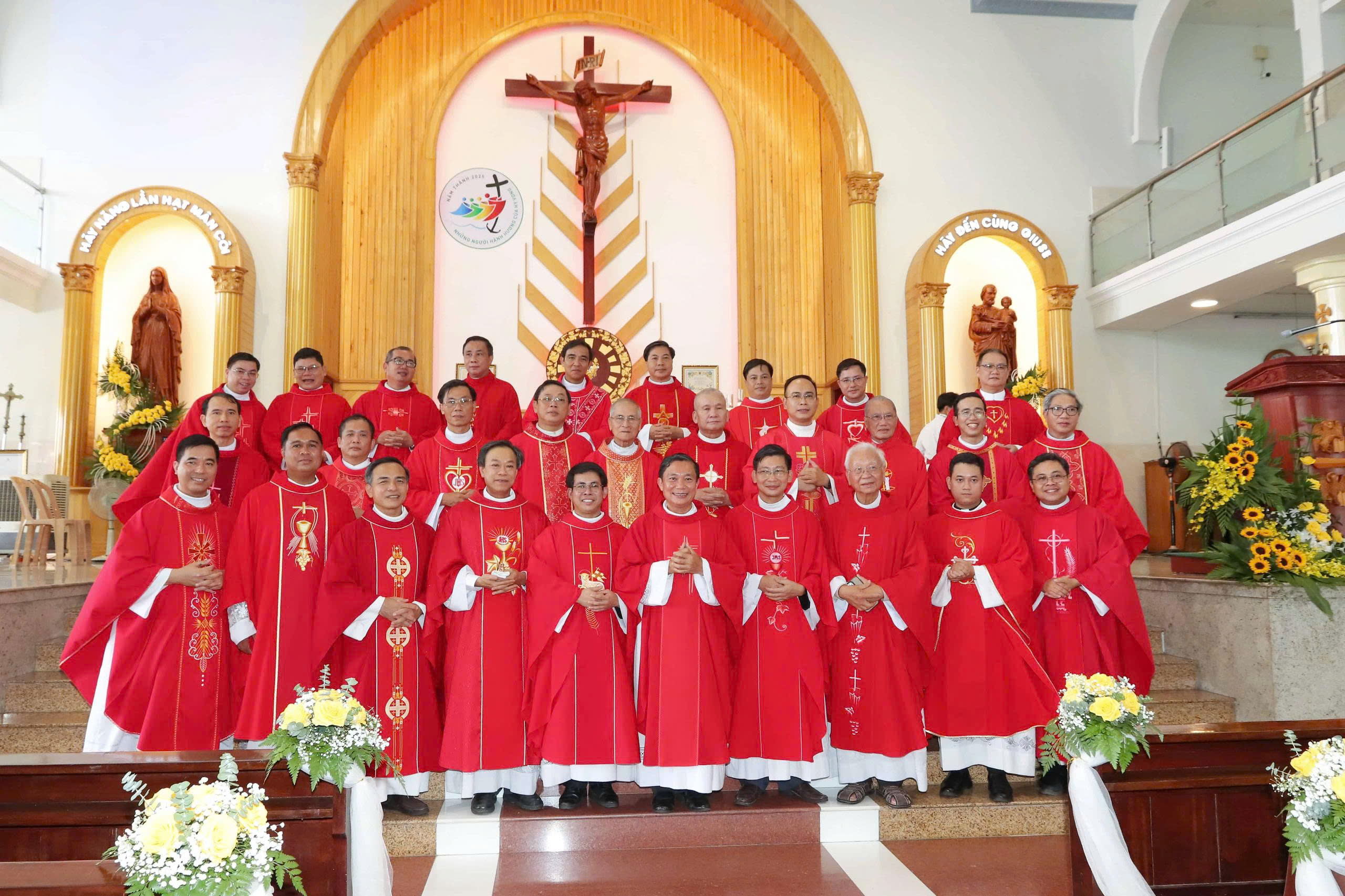 Thánh lễ nhậm chức của linh mục Giuse Trần Viết Thái, tân chánh xứ Tân Đông