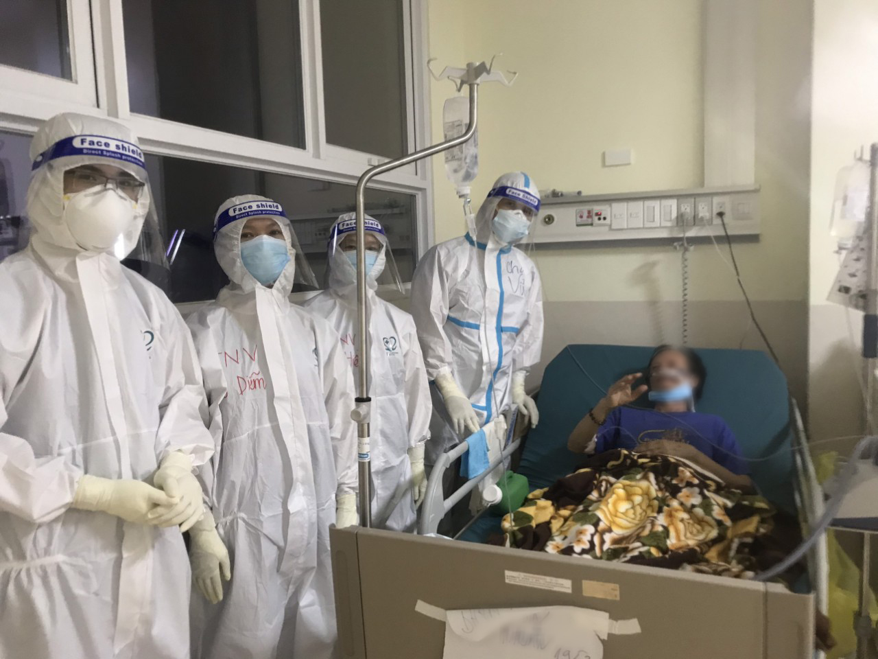 Bị nhiễm Covid, tôi mới hiểu bệnh nhân