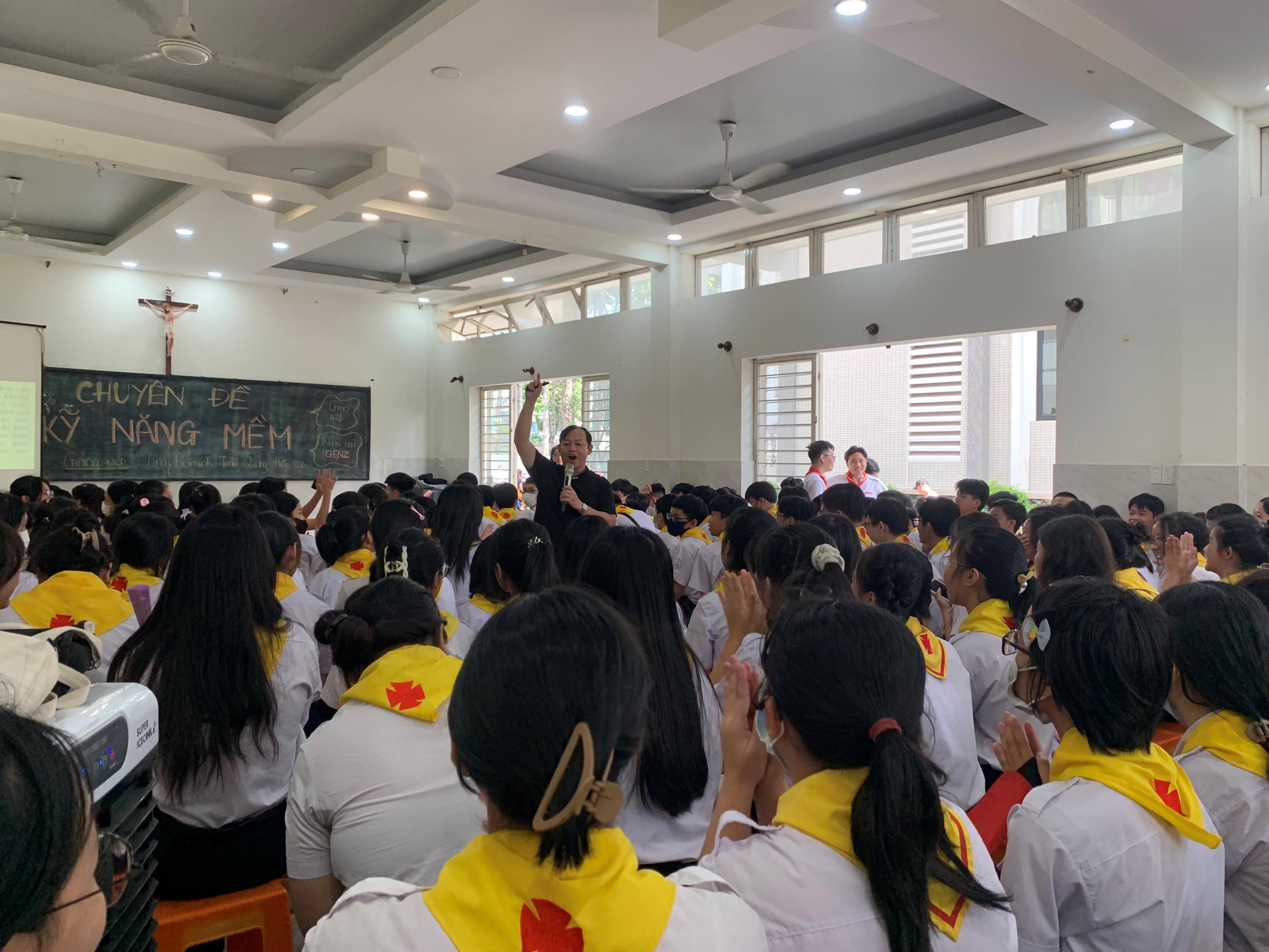 Xứ đoàn Thánh Tâm Giáo xứ Khiết Tâm: Sinh hoạt chuyên đề “Những kỹ năng mềm thiết yếu cho Gen Z”