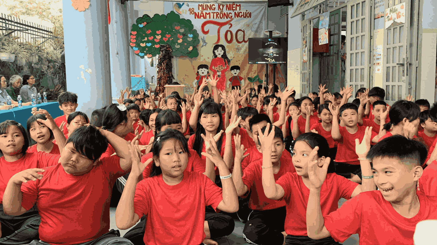 Kỷ niệm 18 năm thành lập Trường Tình thương Ái Linh: Ngọn lửa yêu thương tỏa sáng