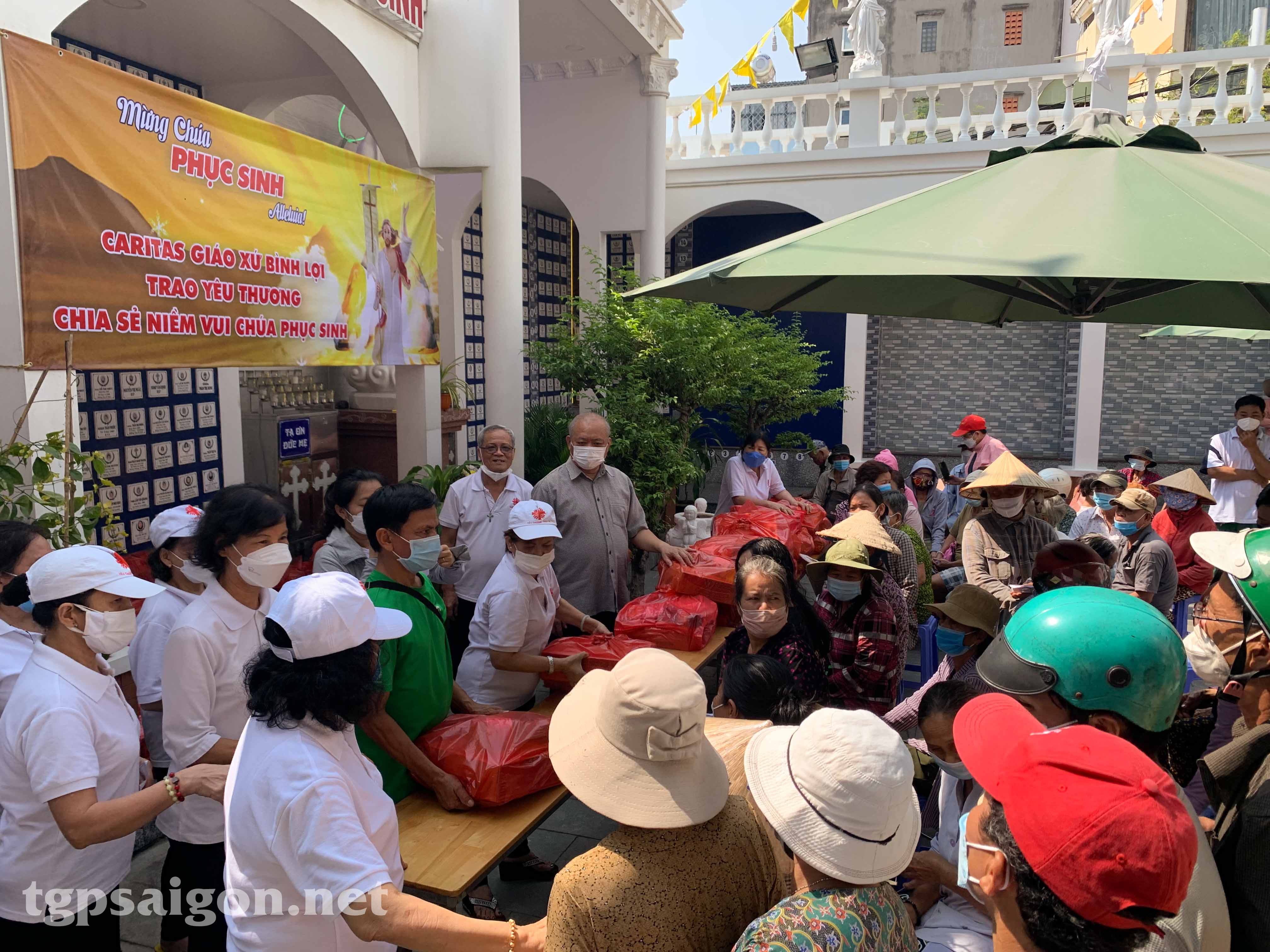Caritas Giáo xứ Bình Lợi: Chia sẻ niềm vui Chúa Phục Sinh 2022