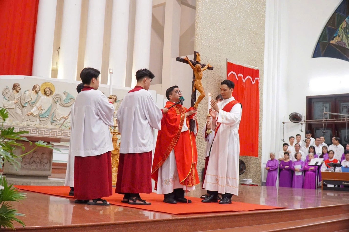 Giáo xứ Tân Phước tưởng niệm Cuộc Thương Khó Chúa Giêsu