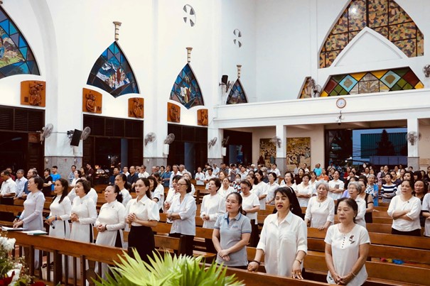Giáo xứ Tân Phước cầu nguyện cho Đức Thánh Cha Phanxicô