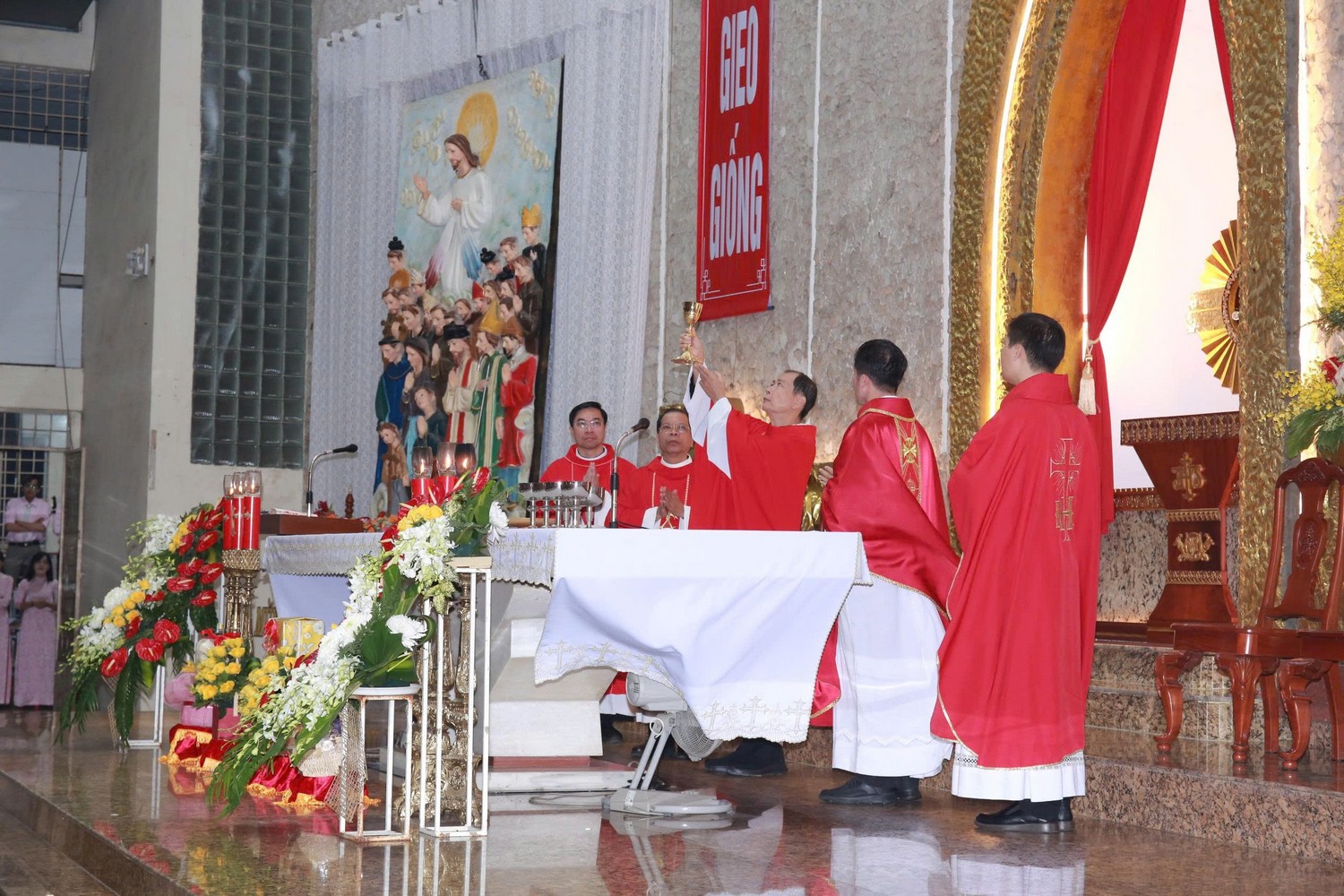 Giáo xứ Tân Phú mừng lễ các Thánh Tử Đạo Việt Nam 2025