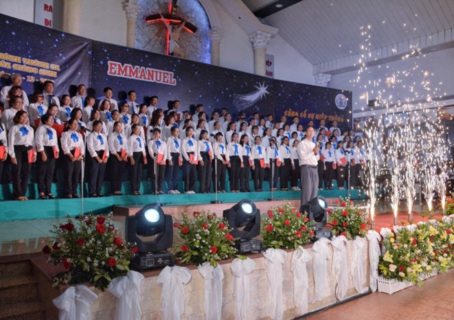 Giáo hạt Xóm Mới: Thánh ca mừng Chúa Giáng Sinh 21-12-2022