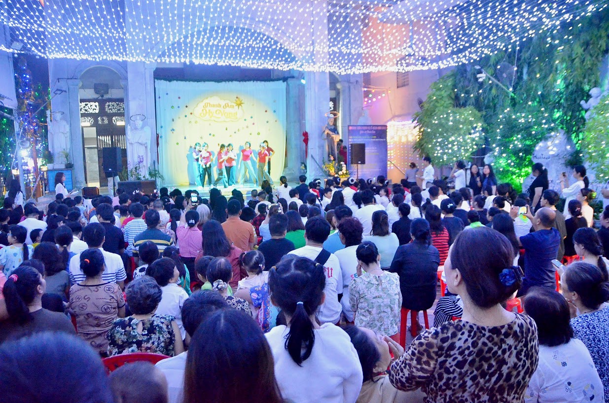 Giáo xứ Vĩnh Hòa: Đêm diễn nguyện Thánh ca “Thanh Âm Hy Vọng”
