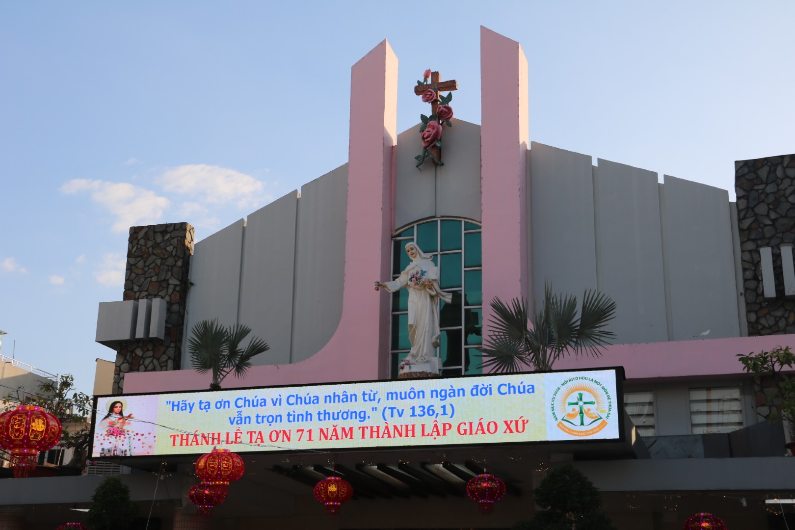 Thánh lễ tạ ơn kỷ niệm 71 năm thành lập giáo xứ Tân Việt