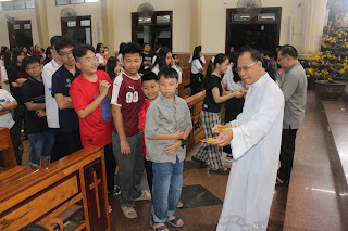 Giáo xứ Thạch Đà: Thánh lễ Giao Thừa dành cho Thiếu nhi