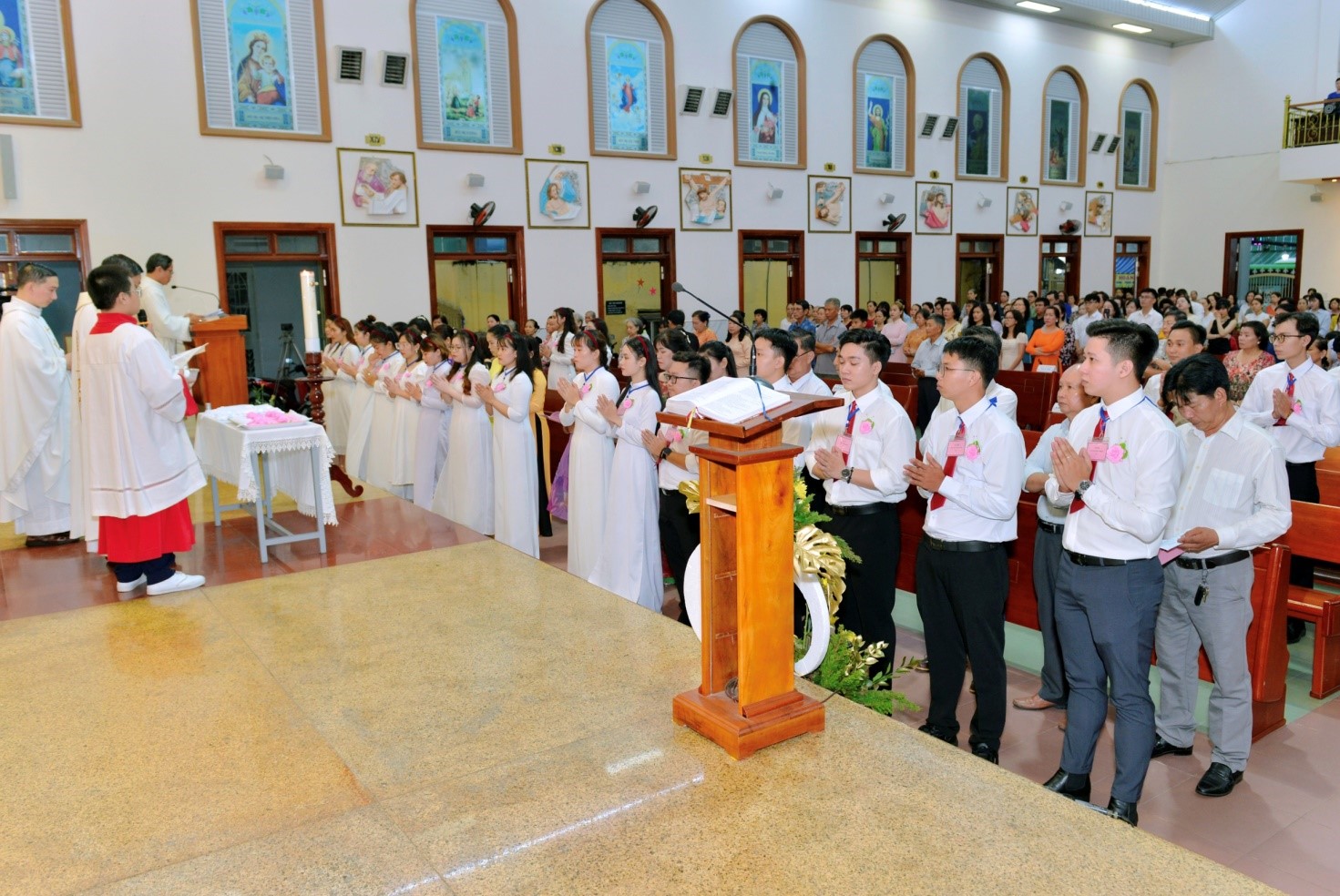Giáo xứ Hà Đông: Thánh lễ ban các Bí tích Khai tâm 21-06-2024