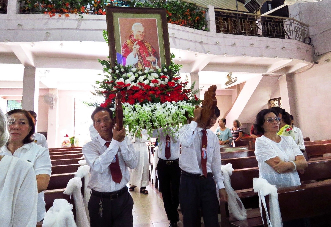 Cộng đoàn Lòng Chúa Thương Xót giáo hạt Gia Định mừng Bổn mạng - Thánh Gioan Phaolo II