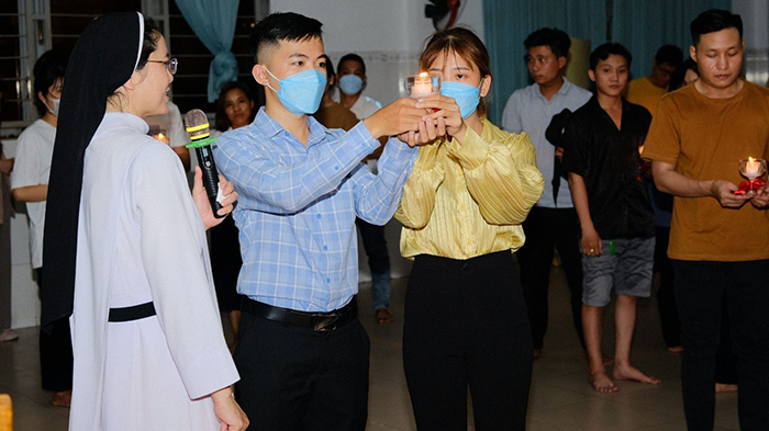 Phút Hồi Tâm tại Giáo xứ Chợ Cầu
