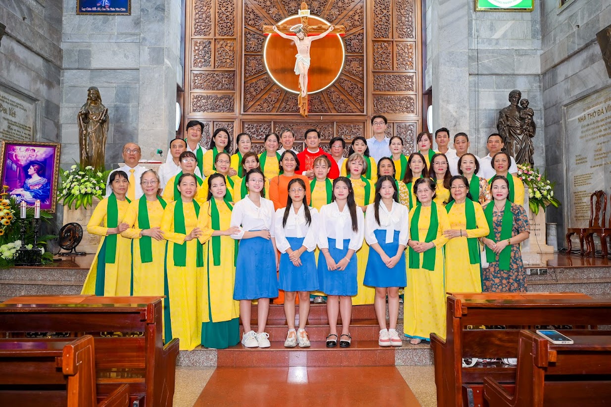 Giáo xứ Vĩnh Hòa: Thánh lễ kính Thánh nữ Cêcilia, bổn mạng Ca đoàn Cêcilia 2025
