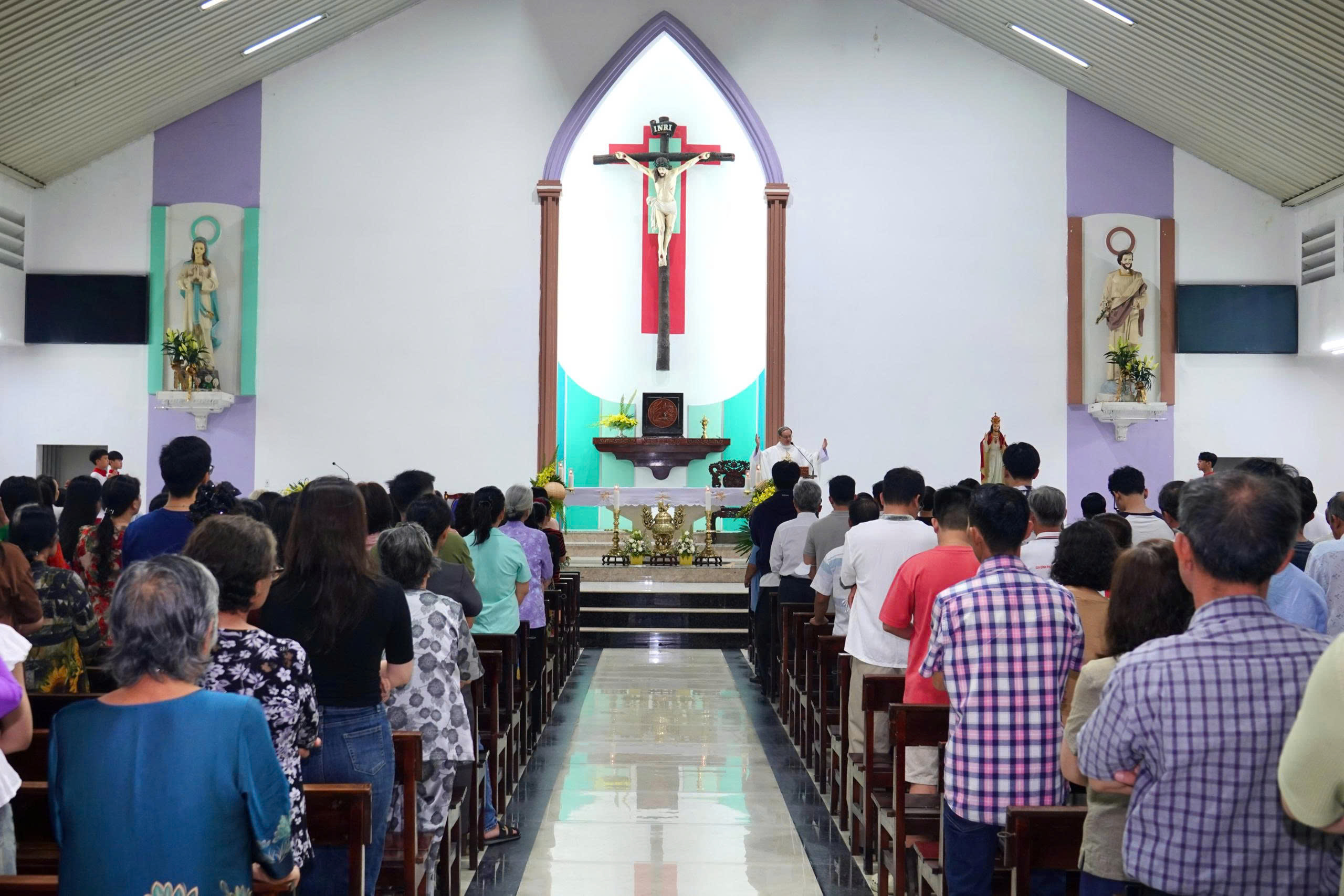 Giáo xứ Nhân Hoà: Thánh lễ trọng kính Chúa Giêsu Kitô Vua vũ trụ và bế mạc năm phụng vụ