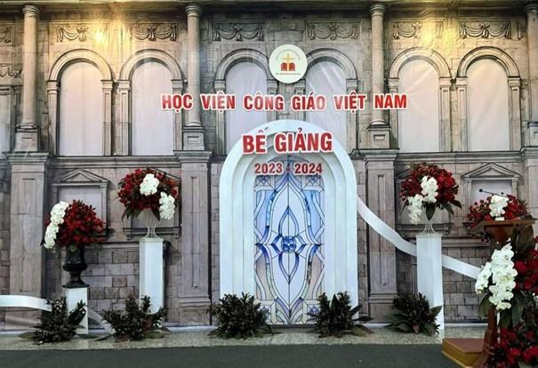 Học Viện Công Giáo Việt Nam bế giảng năm học 2023 - 2024 và trao chứng chỉ Triết học