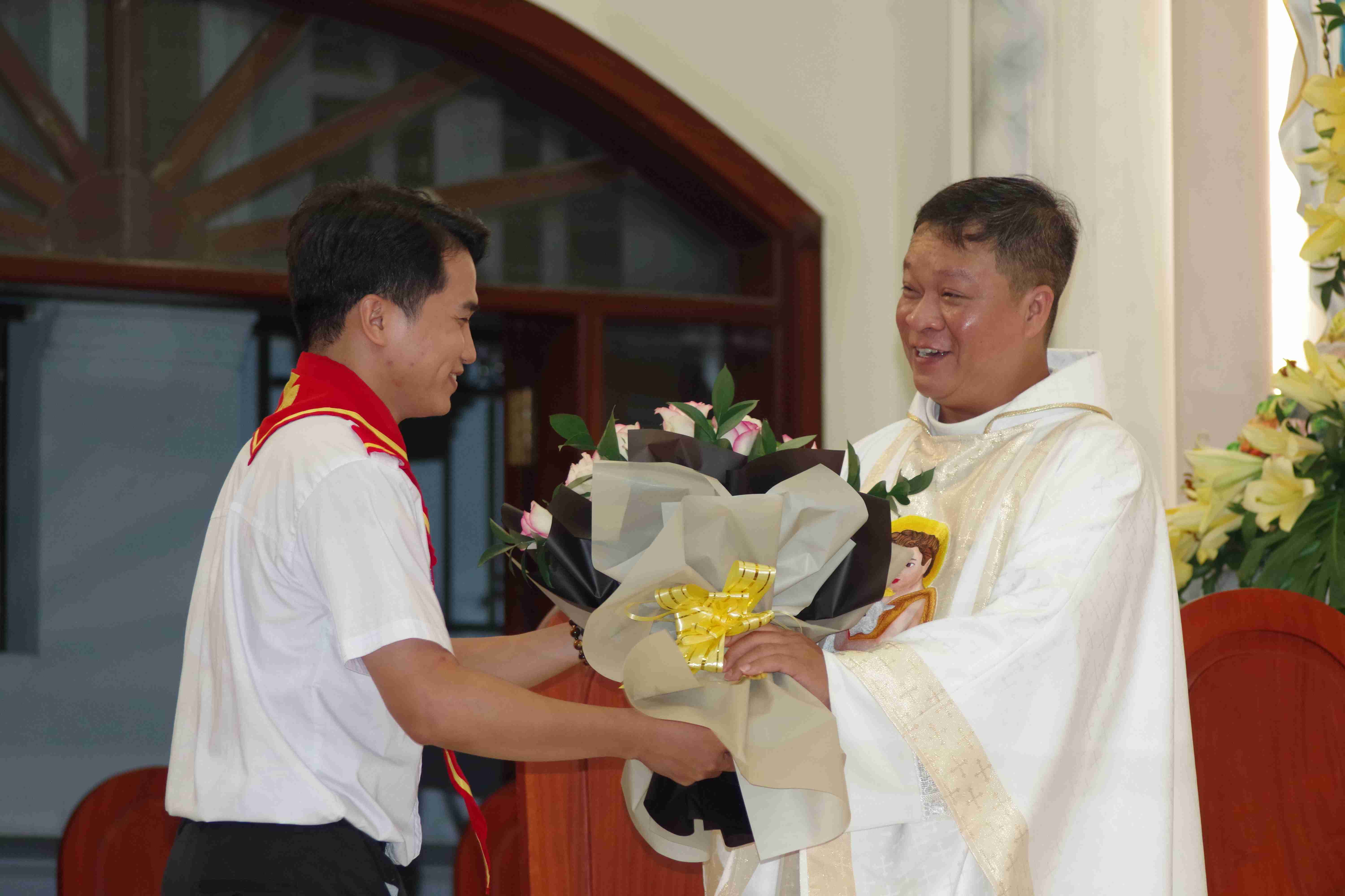 Giáo xứ Chợ Cầu: Thánh lễ mừng sinh nhật Thánh Gioan Tẩy Giả - Bổn mạng linh mục phó xứ Gioan  Baotixita và Giáo họ Gioan