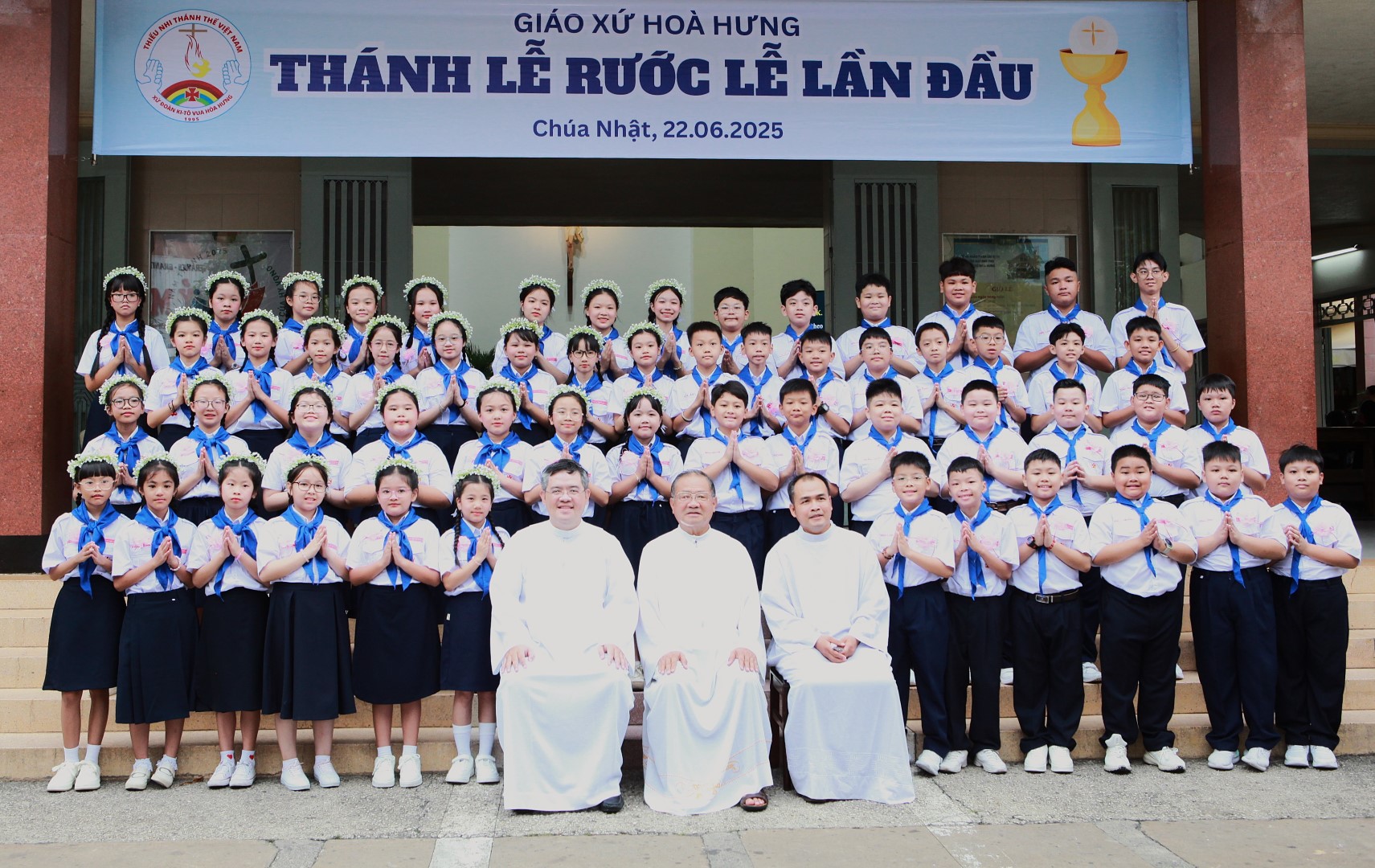 Giáo xứ Hòa Hưng: Thánh lễ lãnh nhận Bí tích Thánh Thể lần đầu - 22.06.2025
