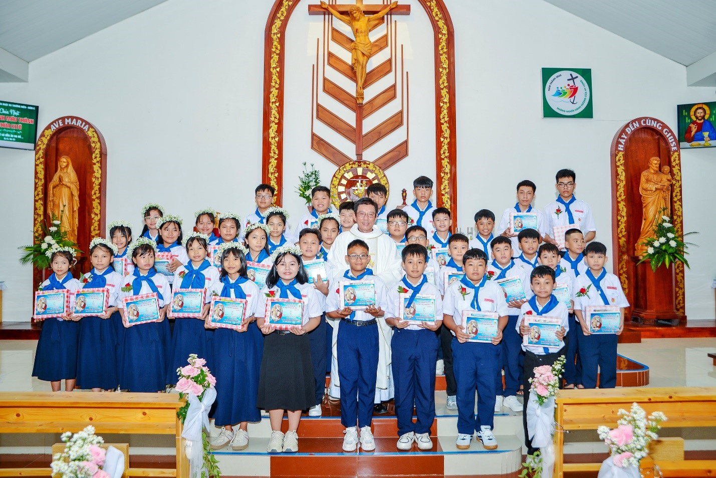 Giáo Điểm Tin Mừng: Chúa Giêsu ngự đến - Hồng ân cho 36 tâm hồn non trẻ
