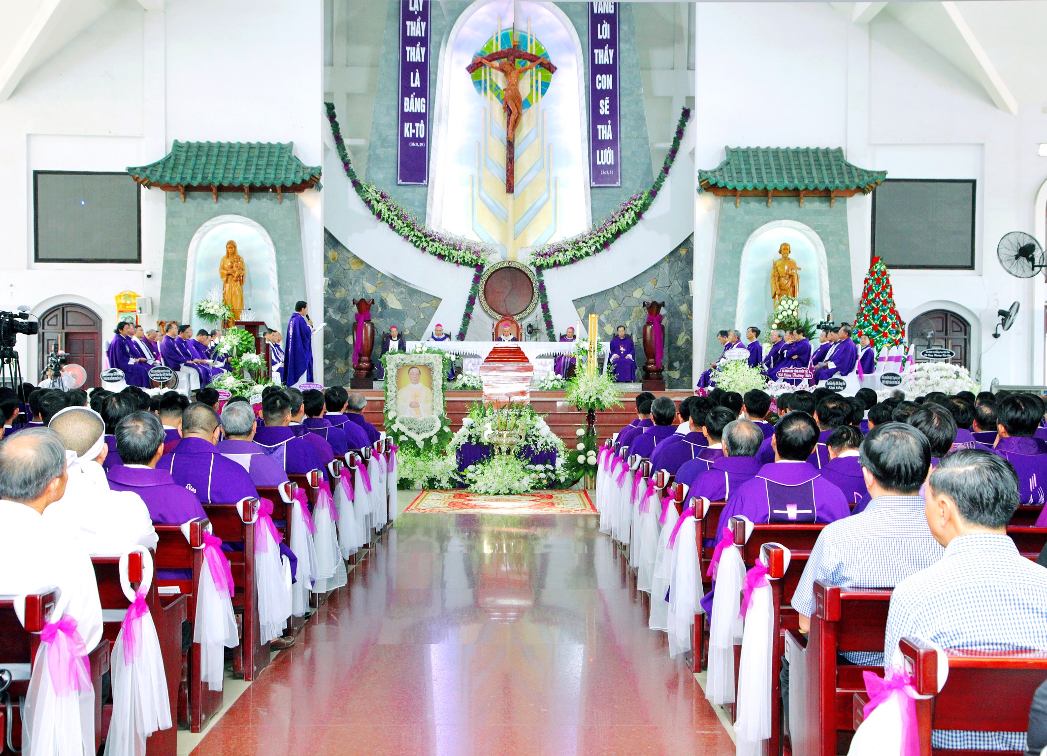 Giáo xứ Tân Thái Sơn: Thánh lễ An táng cha cố Phêrô Nguyễn Quốc Túy