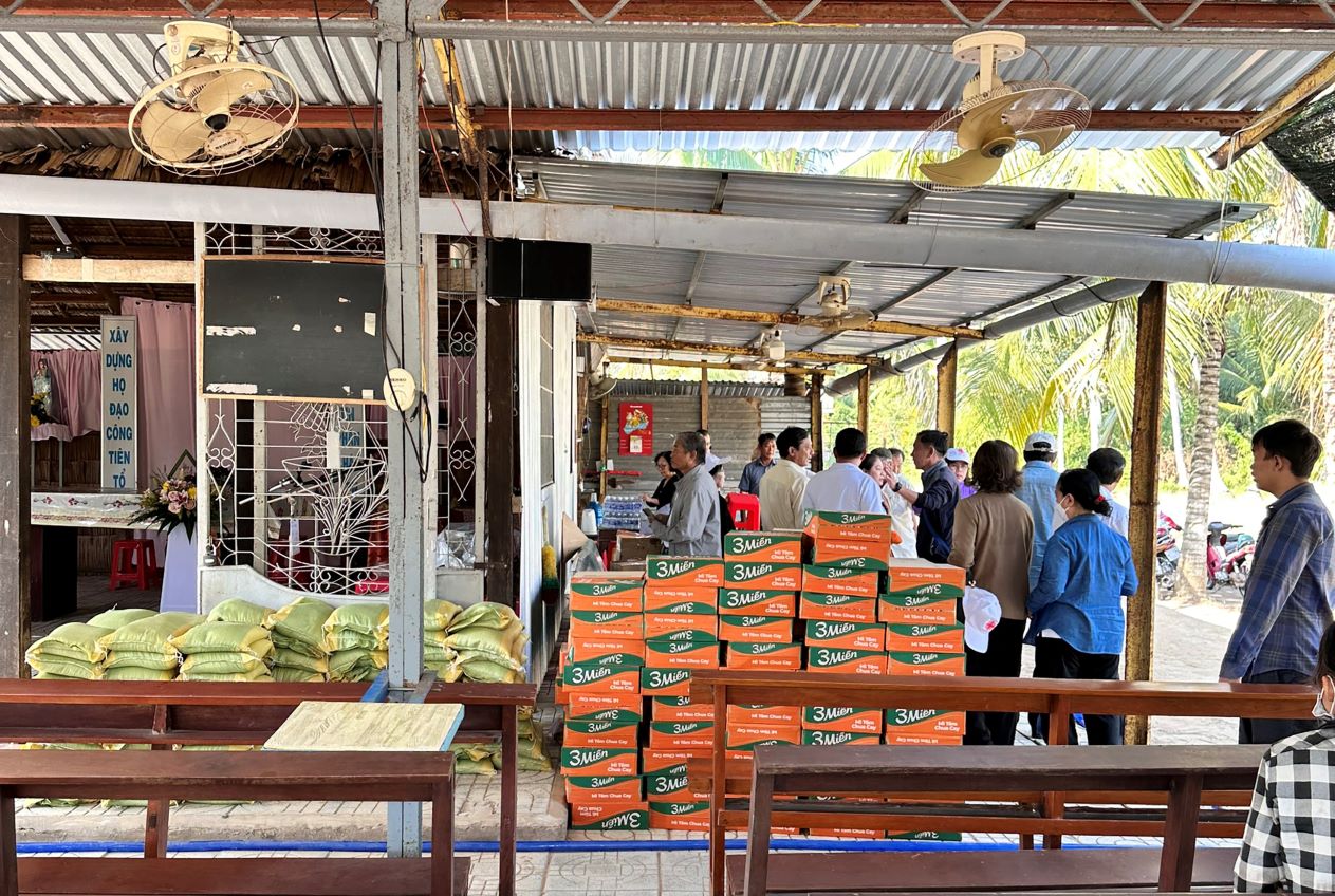 Giáo xứ Tân Phú: Chia sẻ bác ái nơi các giáo điểm vùng xa