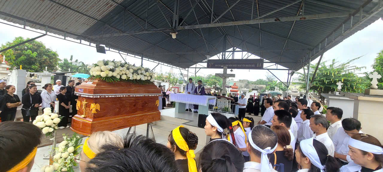 Thánh lễ An táng bà cố Maria Nguyễn Thị Sót: Khép lại hành trình dương thế, mở ra cửa ngõ vĩnh cửu