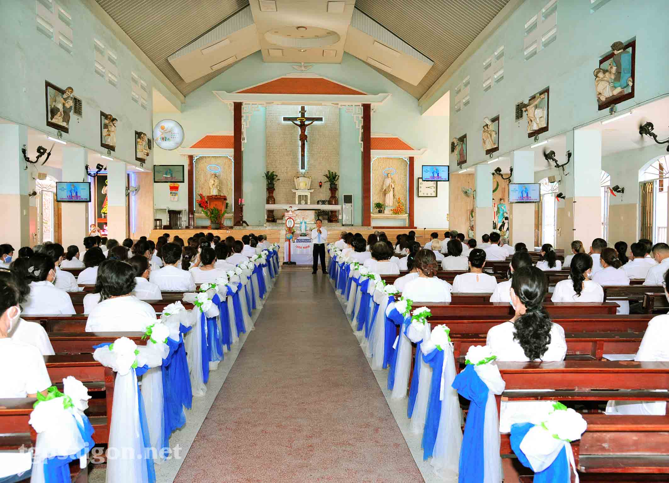 Hội đồng Curia Xóm Mới I: Dâng mình theo tiếng “Xin vâng”