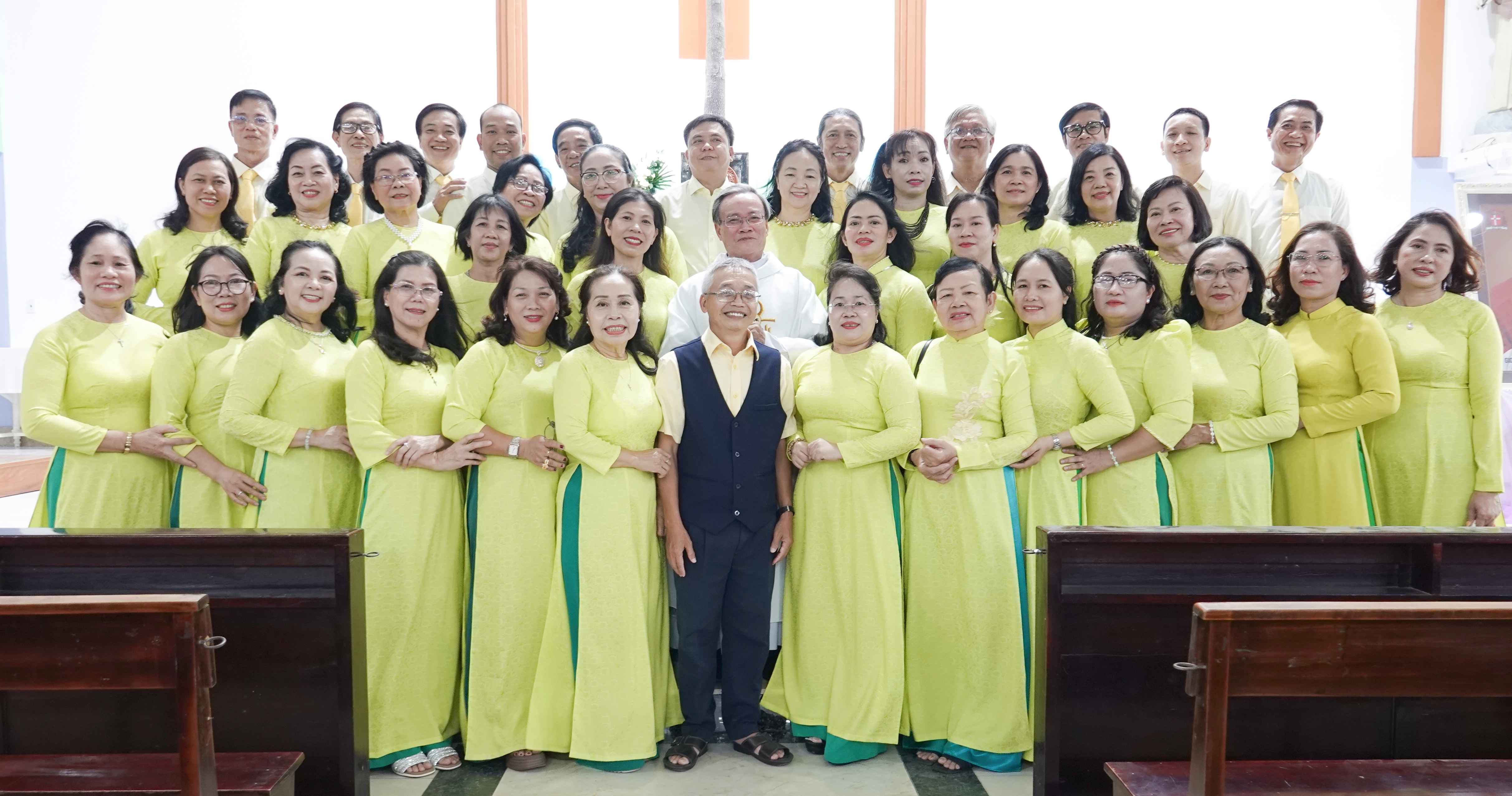 Giáo xứ Nhân Hòa: Mừng bổn mạng Ca đoàn Truyền Tin 2026