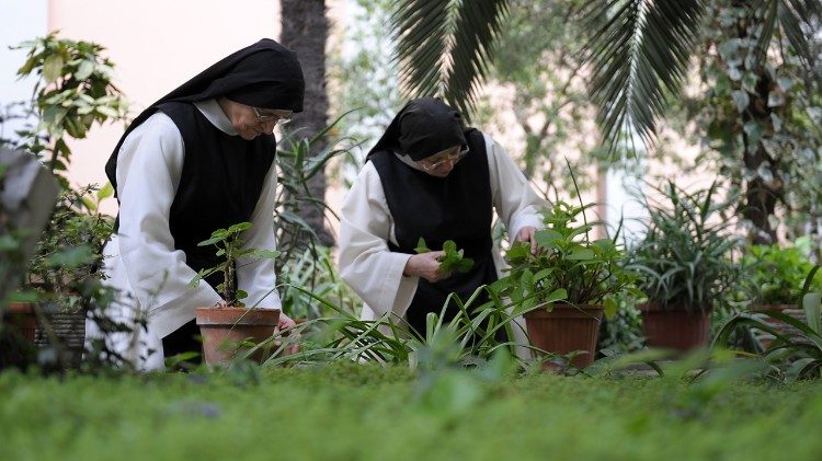 Đời sống thánh hiến: những thách thức ngày nay và muôn thuở
