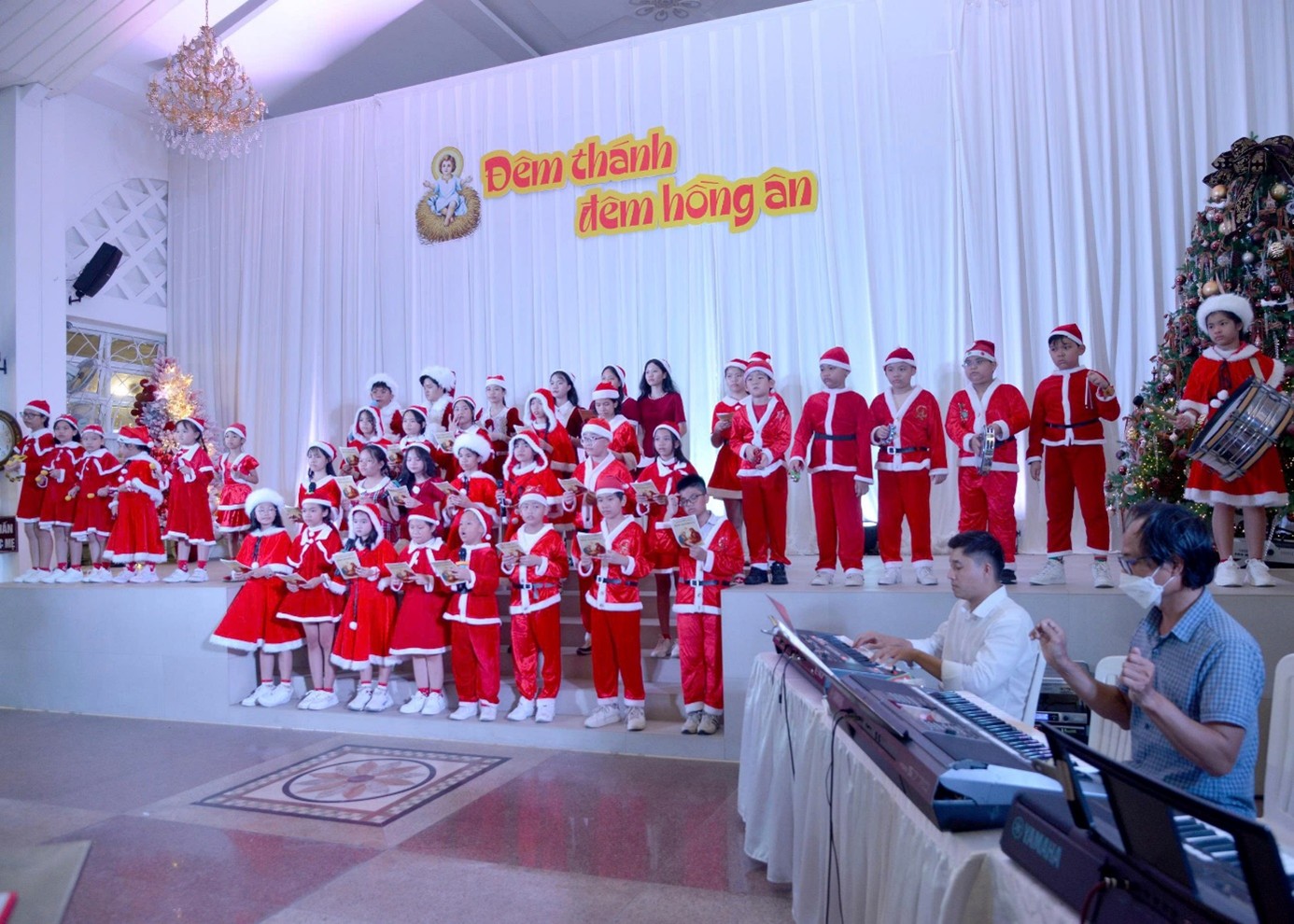 Giáo xứ Hợp An: Đêm Thánh - Đêm hồng ân - 2025