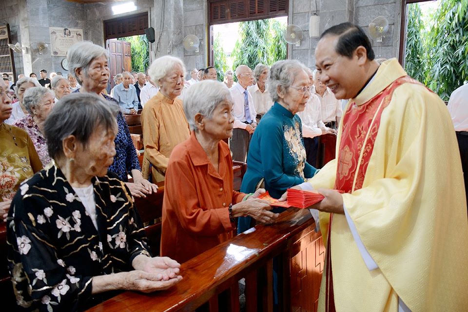 Giáo xứ Vĩnh Hòa: Thánh lễ cầu nguyện cho tổ tiên & mừng thọ