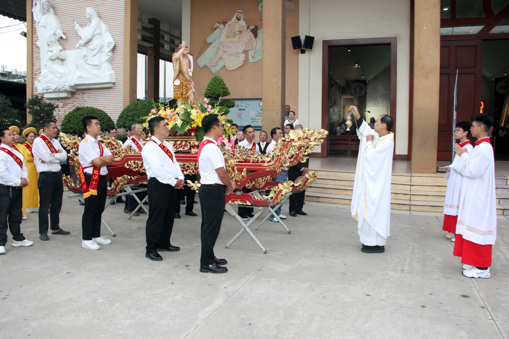 Giáo xứ  Tân  Phú mừng Bổn mạng Giáo họ  Gioan Baotixita
