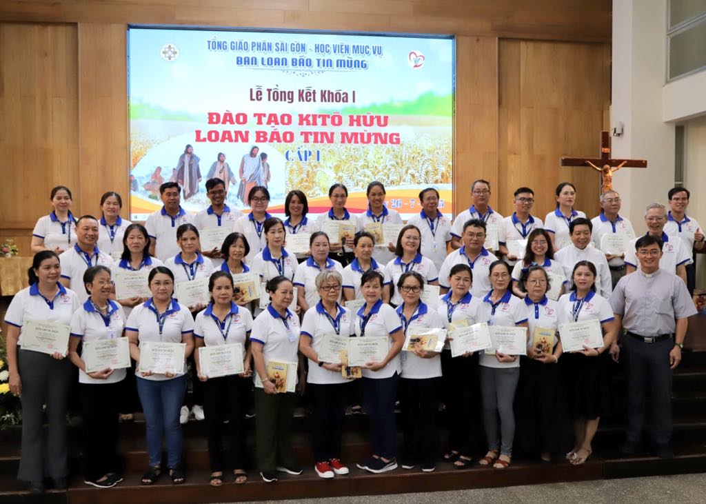 Ban Loan Báo Tin Mừng TGP: Tổng kết Khóa I - Trao chứng chỉ và Tuyên hứa