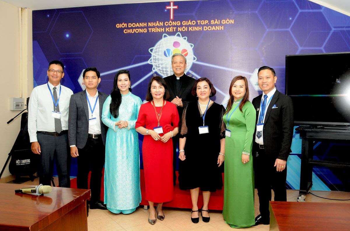 Giới DNCG: Chương trình kết nối kinh doanh & Khởi động Đêm Lan tỏa Yêu thương