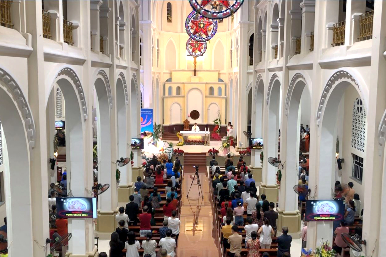 Giáo xứ Jeanne d'Arc : Đêm Thánh - Quà tặng tình yêu Thiên Chúa
