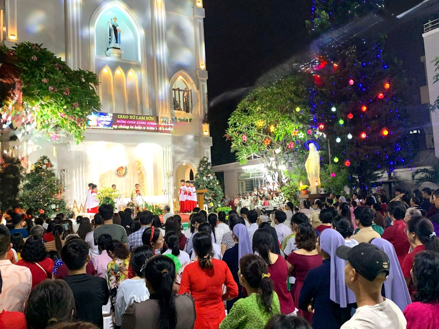 Giáo xứ Lam Sơn: Lễ Vọng Giáng Sinh 2025