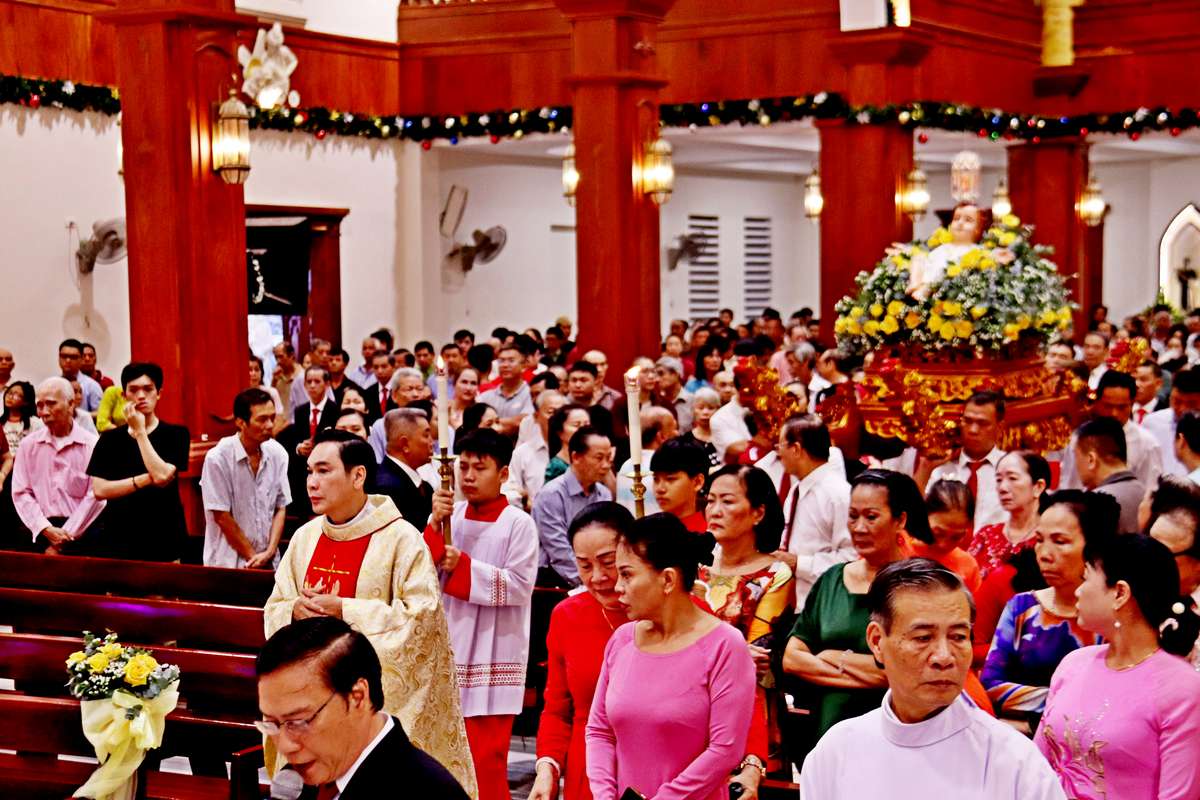 Giáo xứ Bùi Phát: Thánh lễ mừng Chúa Giáng Sinh - 2025