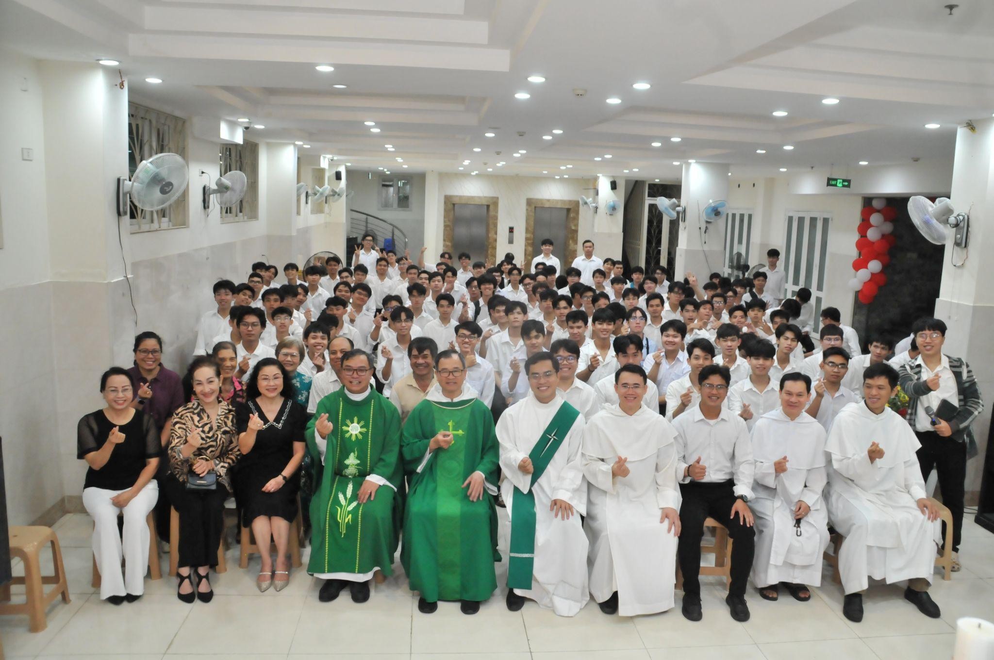 Ban Mục vụ Sinh viên Dòng Đa Minh: Họp mặt và Thánh lễ Tất niên