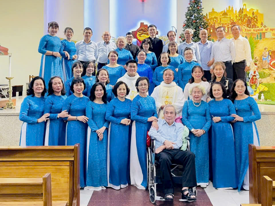 Giáo xứ Nam Thái: Thánh lễ Thánh Gia Thất, mừng bổn mạng ca đoàn Thánh Gia