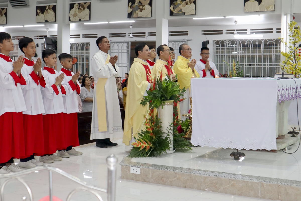 Giáo xứ Nhân Hòa: Thánh lễ Giao thừa 2020
