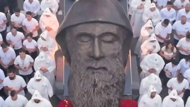 Bức tượng lớn nhất của Thánh Charbel gửi gắm một thông điệp quan trọng