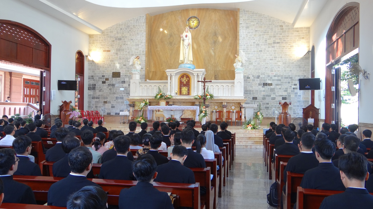 Ngày hành hương Trung tâm Thánh Mẫu Fatima Bình Triệu 25-4-2021